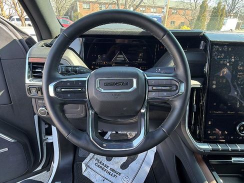 Used 2025 GMC Yukon XL Denali AWD/4WD image 27