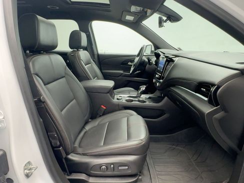 Certified 2023 Chevrolet Traverse RS w/ LPO, Floor Liner Package image 30
