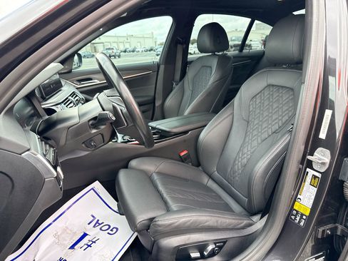 Used 2023 BMW 530i xDrive w/ Premium Package image 13