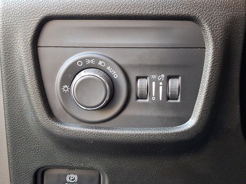 Certified 2023 Jeep Grand Cherokee L Laredo image 25