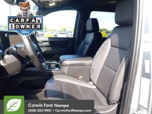 Used 2025 Chevrolet Suburban Z71 AWD/4WD image 23