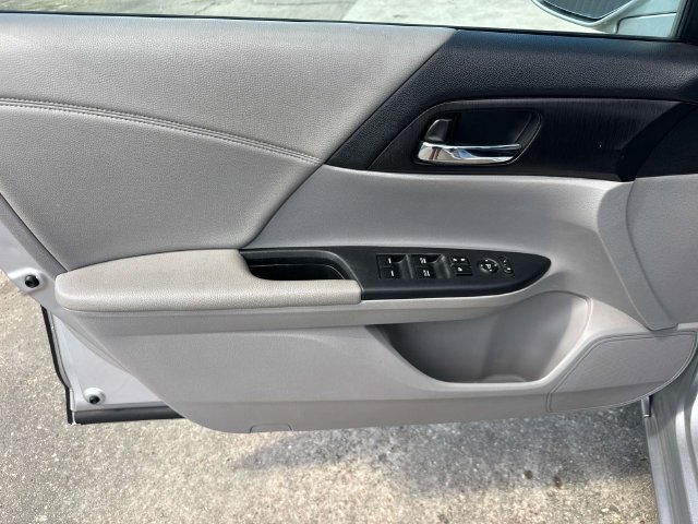 Used 2015 Honda Accord EX image 23