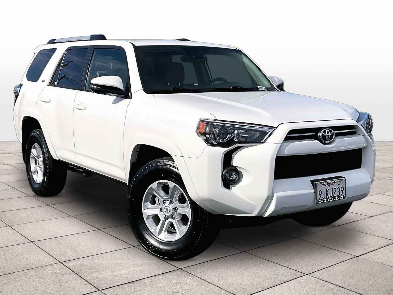 Used 2023 Toyota 4Runner SR5 Premium w/ SR5 Premium Package AWD/4WD image 2