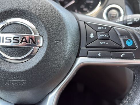 Used 2020 Nissan Rogue SV w/ Premium Package AWD/4WD image 10