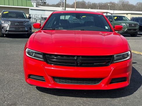 Used 2020 Dodge Charger SXT w/ Leather Interior Group image 2