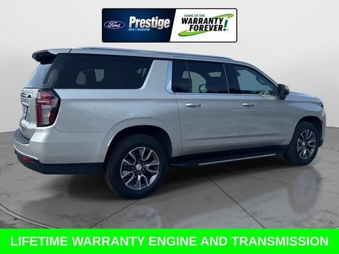 Used 2021 Chevrolet Suburban LT w/ LT Signature Package RWD image 4