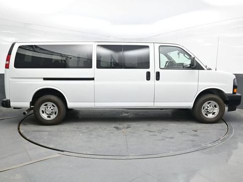 Used 2024 Chevrolet Express 3500 LS RWD image 4