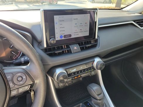 Used 2025 Toyota RAV4 LE image 23