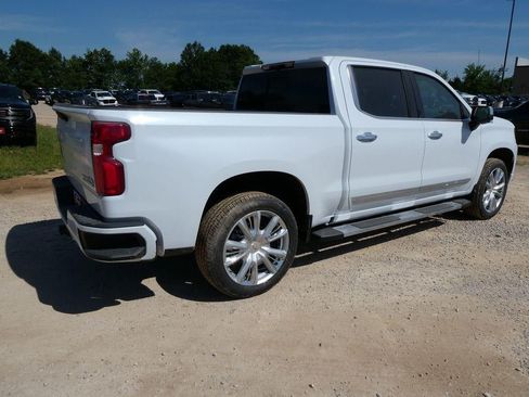 New 2026 Chevrolet Silverado 1500 High Country w/ High Country Premium Package AWD/4WD image 5