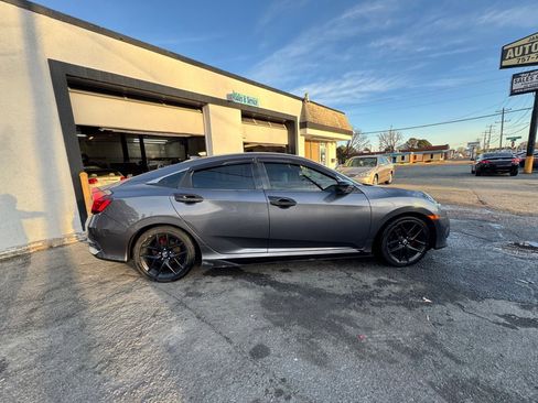 Used 2018 Honda Civic EX image 4