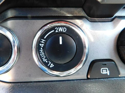 Used 2020 Toyota Tacoma TRD Sport image 17