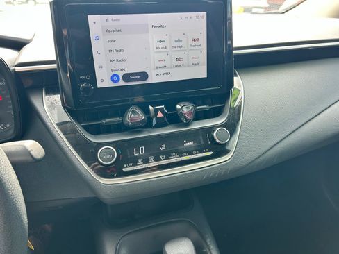 Used 2023 Toyota Corolla LE FWD image 4