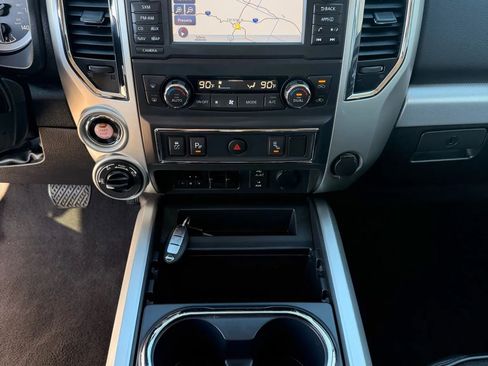 Used 2017 Nissan Titan PRO-4X image 26