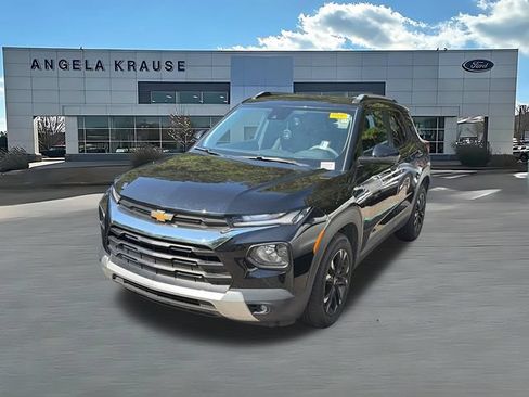 Used 2023 Chevrolet TrailBlazer LT w/ Convenience Package FWD image 3