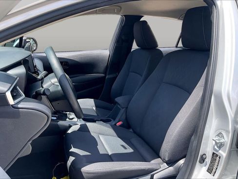 Used 2025 Toyota Corolla LE FWD image 7