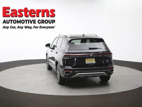 Used 2025 Volkswagen Taos SE FWD image 38