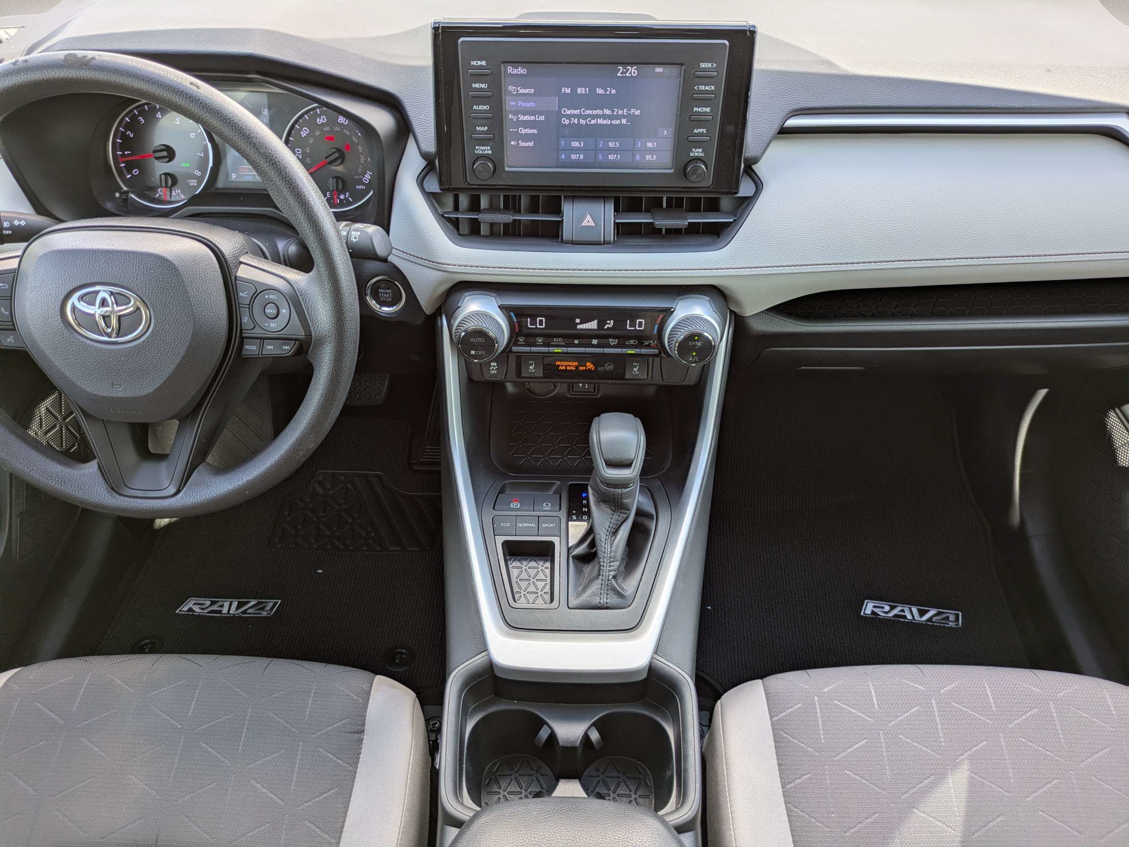 Used 2019 Toyota RAV4 XLE w/ Convenience Package FWD image 34