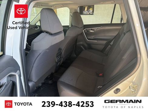 Used 2021 Toyota RAV4 XLE w/ Convenience Package image 15