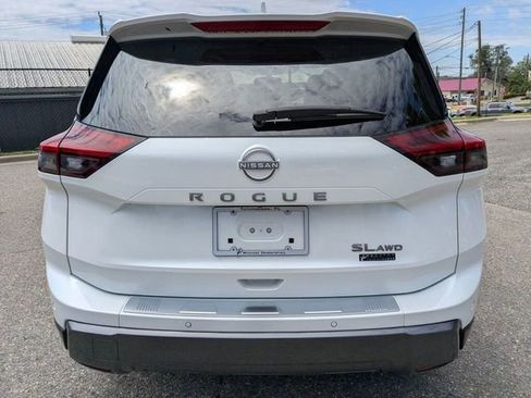 Used 2025 Nissan Rogue SL w/ SL Premium Package AWD/4WD image 9