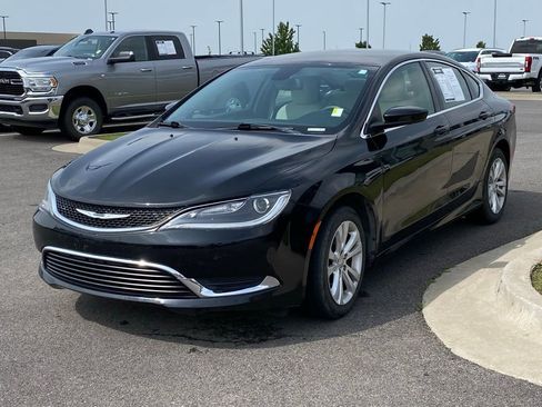 Used 2015 Chrysler 200 Limited w/ Convenience Group FWD image 3