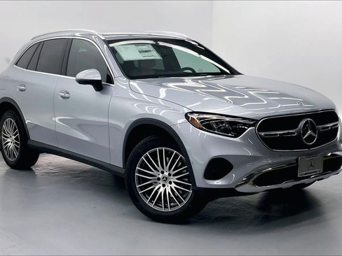 Used 2026 Mercedes-Benz GLC 300 image 4