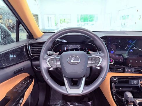 Used 2025 Lexus NX 250 FWD w/ Cold Area Package image 19