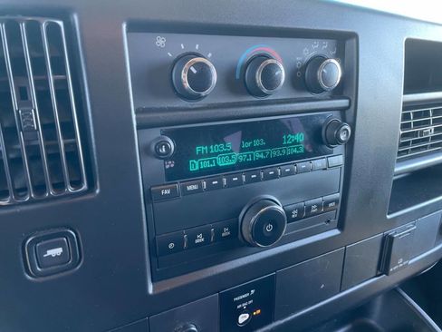 Used 2019 GMC Savana 2500 w/ Driver Convenience Package image 20