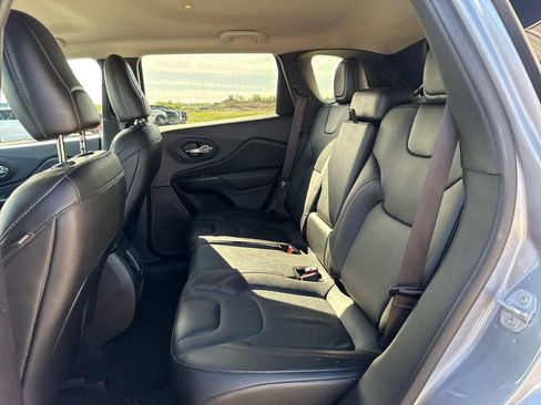 Used 2022 Jeep Cherokee Trailhawk w/ Premium Leather Package image 15