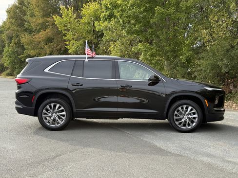 New 2026 Buick Enclave Preferred w/ Power Package image 4