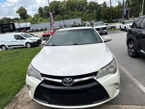 Used 2017 Toyota Camry SE FWD image 2