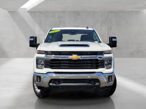Used 2025 Chevrolet Silverado 2500 LT w/ Safety Package AWD/4WD image 3