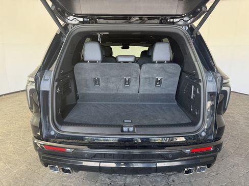 Used 2025 Chevrolet Traverse RS AWD/4WD image 7
