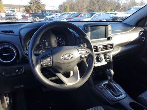 Used 2019 Hyundai Kona SE image 12