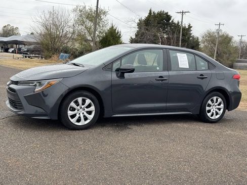 Used 2024 Toyota Corolla LE image 3