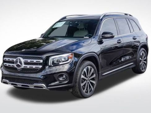 Used 2023 Mercedes-Benz GLB 250 image 3