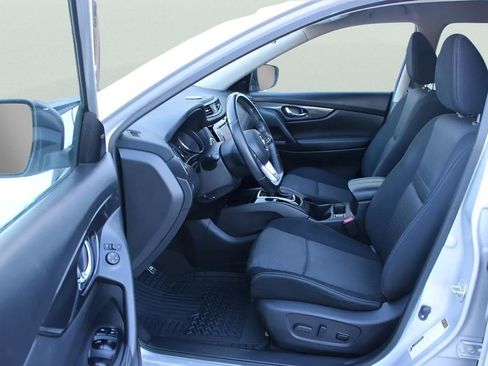 Used 2017 Nissan Rogue SV w/ SV Premium Package AWD/4WD image 11