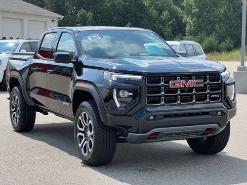 Certified 2024 GMC Canyon AT4 w/ AT4 Premium Package AWD/4WD image 48