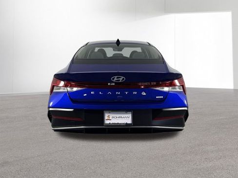 Used 2025 Hyundai Elantra Limited FWD image 5