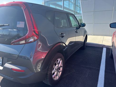 Used 2022 Kia Soul S image 4