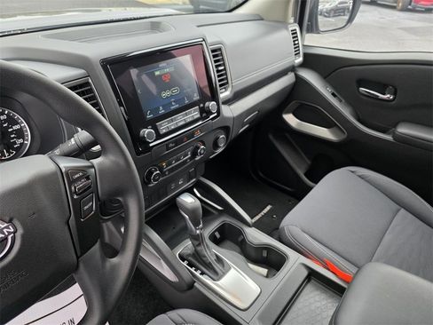 Used 2024 Nissan Frontier SV image 22