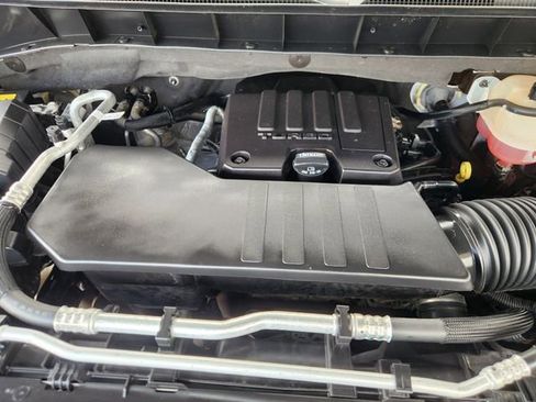 Used 2023 Chevrolet Silverado 1500 LT AWD/4WD image 32