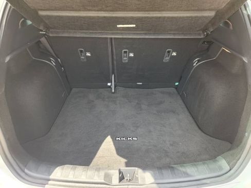 Used 2023 Nissan Kicks SR w/ SR Premium Package FWD image 23