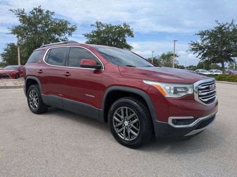 Used 2018 GMC Acadia SLT FWD image 2