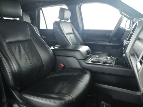 Used 2020 Ford Expedition Max XLT w/ Equipment Group 202A image 22