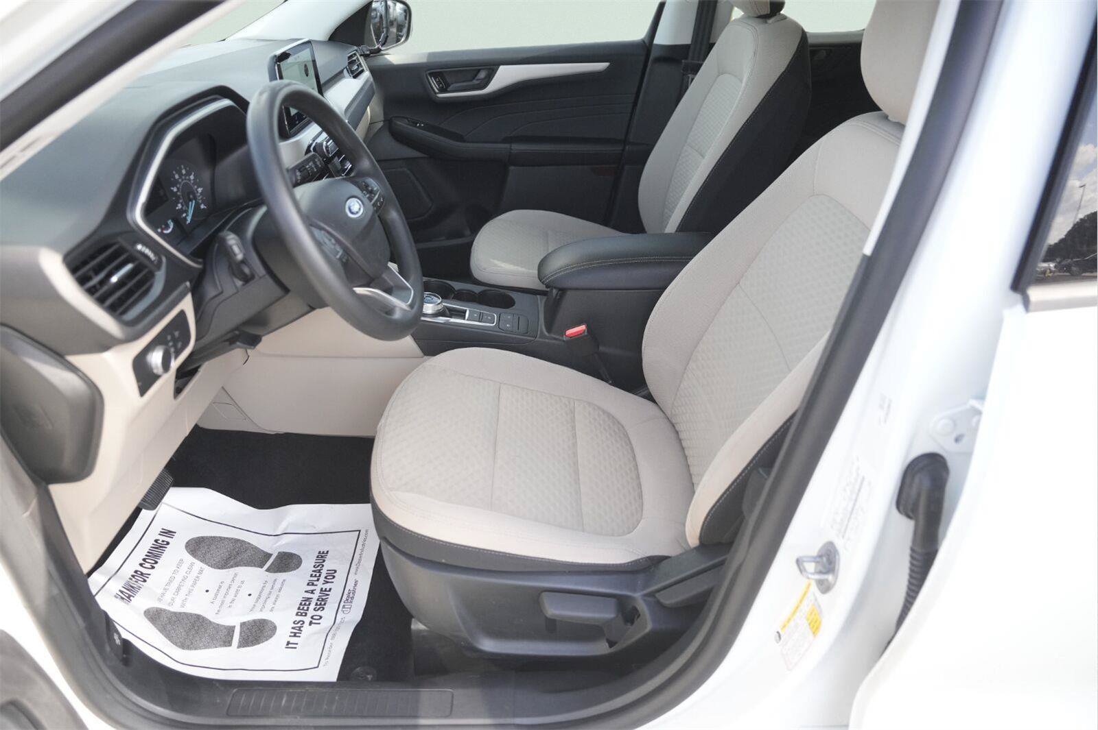 Used 2022 Ford Escape SE FWD image 9