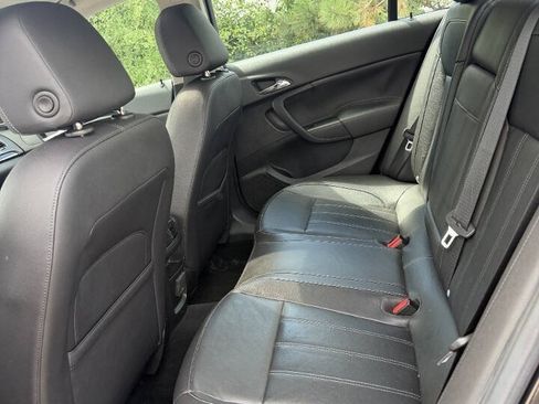Used 2011 Buick Regal CXL w/ RL4 Preferred Equipment Group FWD image 8