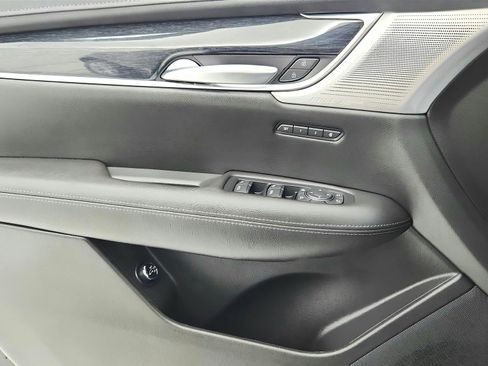Used 2023 Cadillac XT5 Premium Luxury image 36