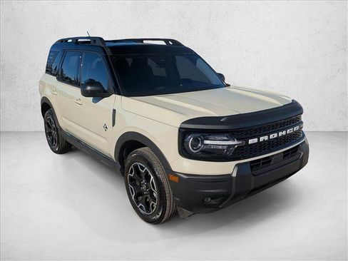 Used 2025 Ford Bronco Sport Outer Banks image 6