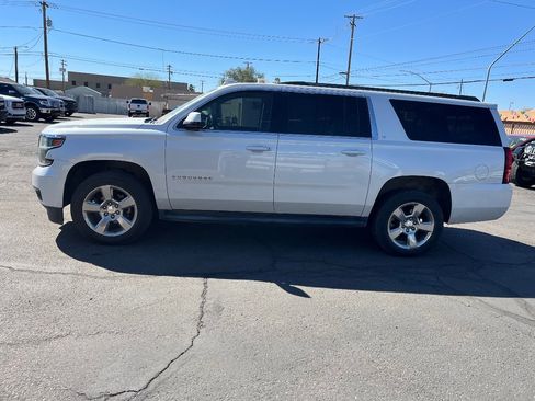Used 2019 Chevrolet Suburban LT image 6