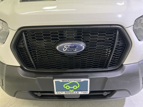 Used 2023 Ford Transit 250 Medium Roof AWD image 4